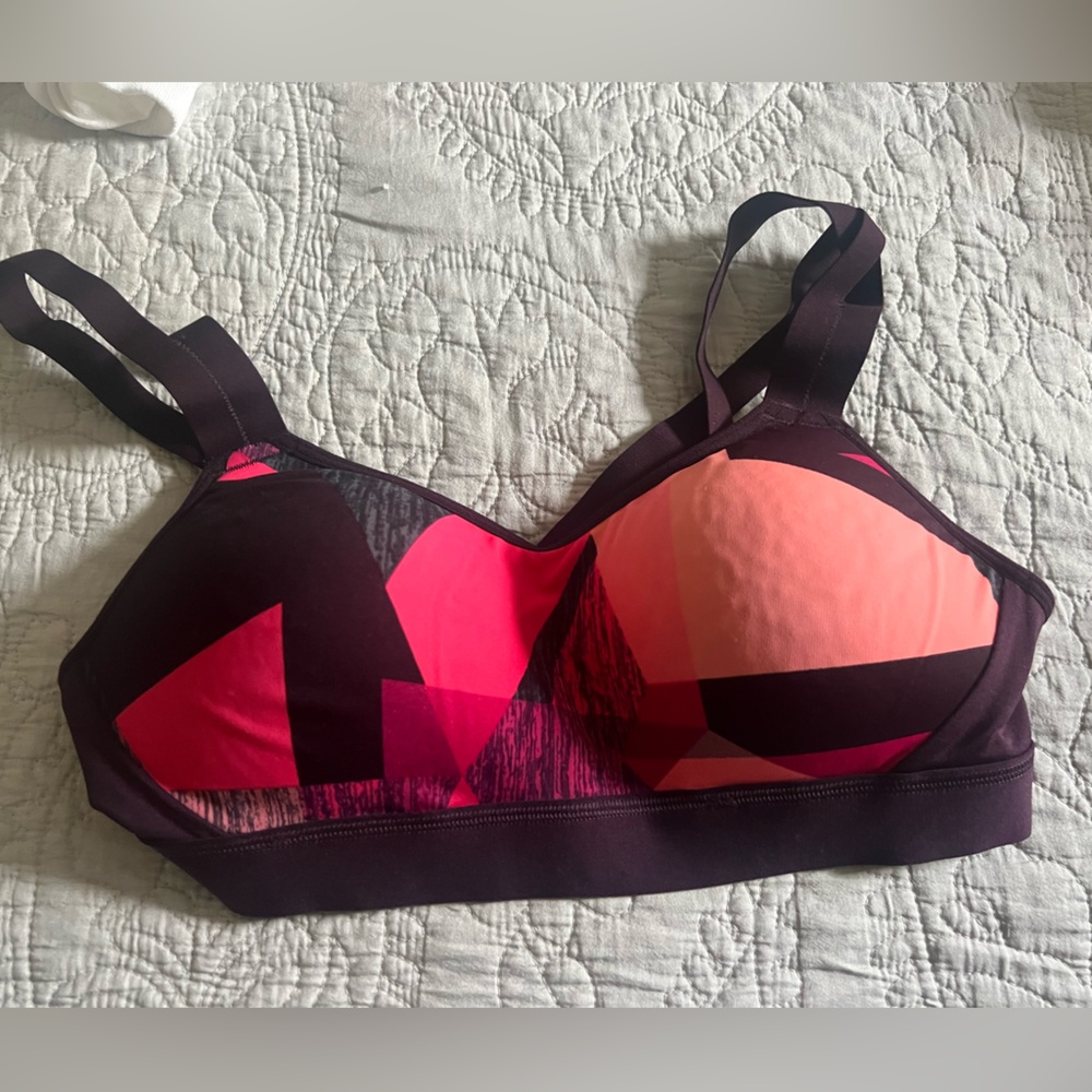 Sports bra - Picture 1 of 3